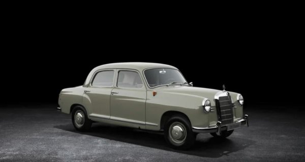 Веднага след като Германия губи Втората световна война, Mercedes-Benz започва работа по модерен пътнически автомобил. Усилията раждат поколението W120/W121/W180, което е първото на Mercedes-Benz с цяло тяло, включващо независимо окачване. Нещо повече, той се отличава със стил, който е далеч пред времето си - с напълно затворен дизайн, който повишава аеродинамичната ефективност. В резултат на това Mercedes-Benz му дава името Ponton.

Автомобилите се предлагат с четирицилиндрови (W120/W121) или шестцилиндрови (W180) бевзинови и дизелови двигатели. Колите са проектирани да бъдат удобни и просторни, със специален акцент върху качеството на изработката. В резултат на това Mercedes-Benz продава 442 963 бройки само от четирицилиндровите автомобили. По-важното е, че Ponton  укрепват репутацията на марката и проправят пътя за съвременната E-класа. 